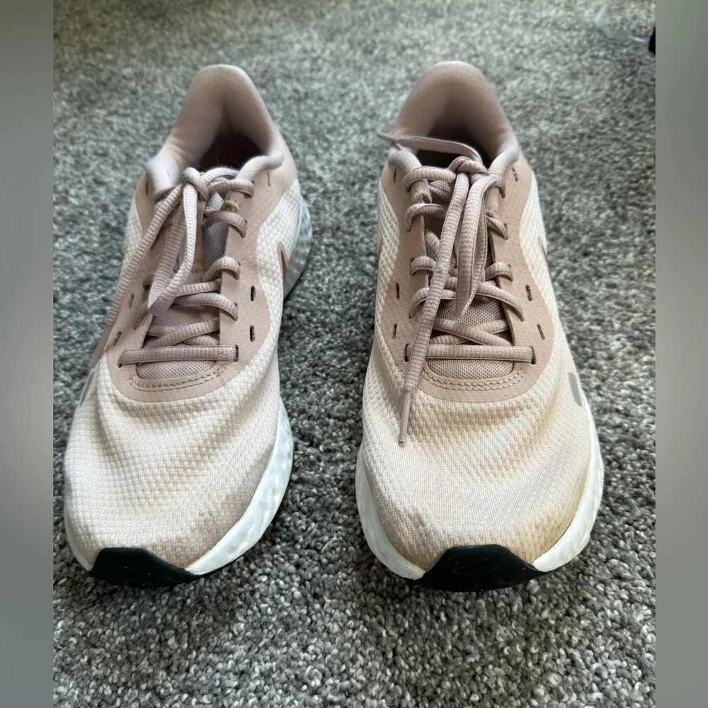 Nike Revolution 5 Women’s Barely Rose Running Shoes BQ3207-600 Size US 8.5 - Picture 4 of 7